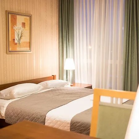 L'ascada Hotell
